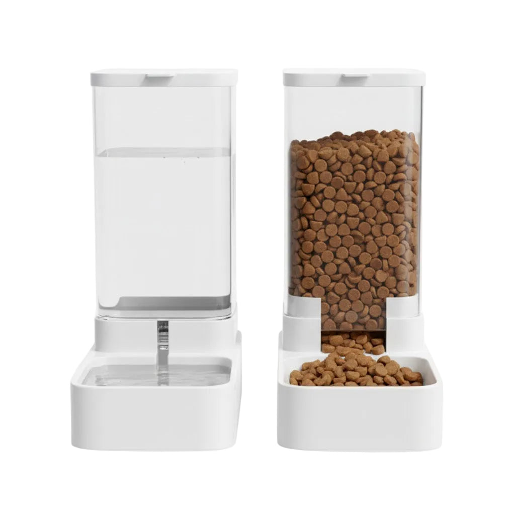 Distributeur d'eau pour chat sur la gauche et distributeur de croquettes pour chat sur la droite